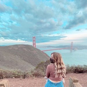 Meet your Posher, Giabela